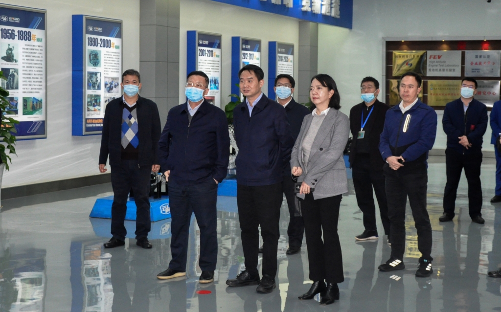 昆明市委常委杨东伟一行到云南银河浏览器Galaxy动力集团有限公司开展调研